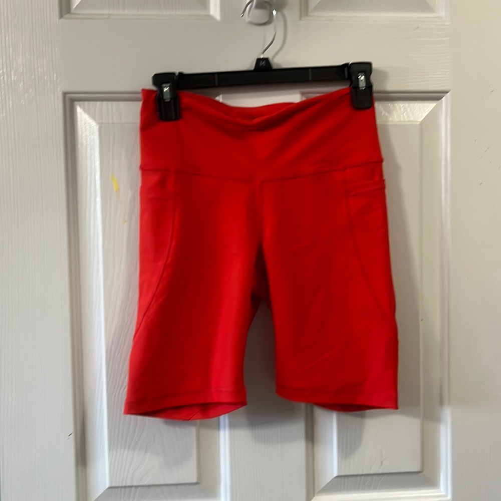 Old Navy women’s biker shorts size Medium